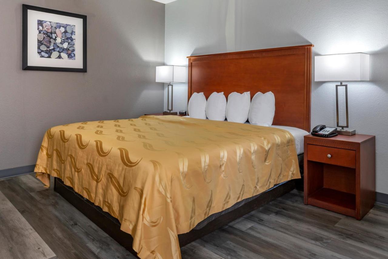 Quality Inn Fayetteville Near Fort Bragg Exteriör bild