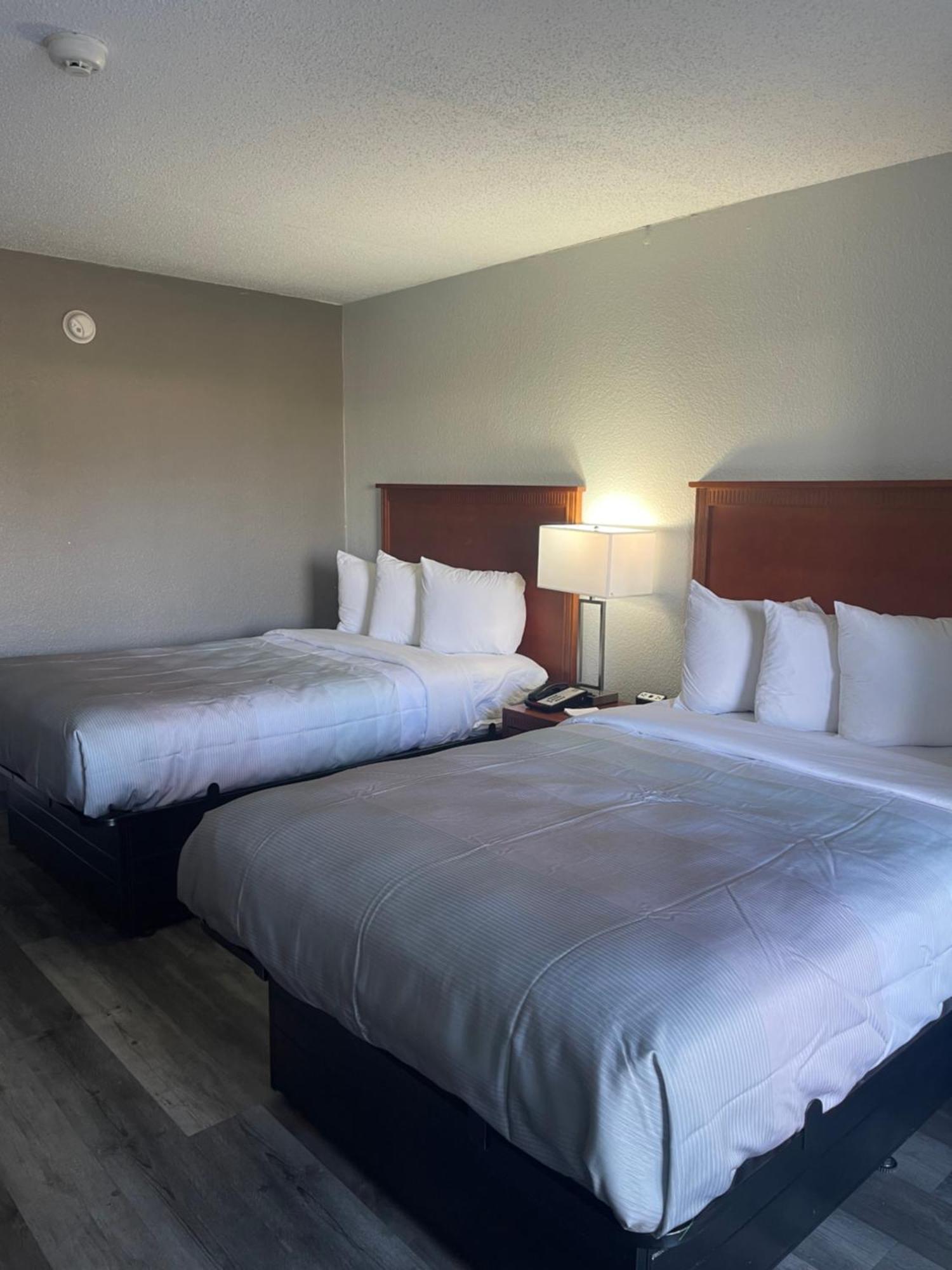 Quality Inn Fayetteville Near Fort Bragg Exteriör bild