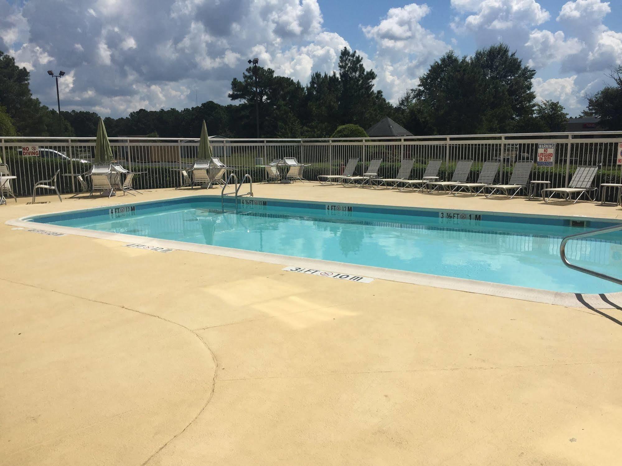 Quality Inn Fayetteville Near Fort Bragg Exteriör bild