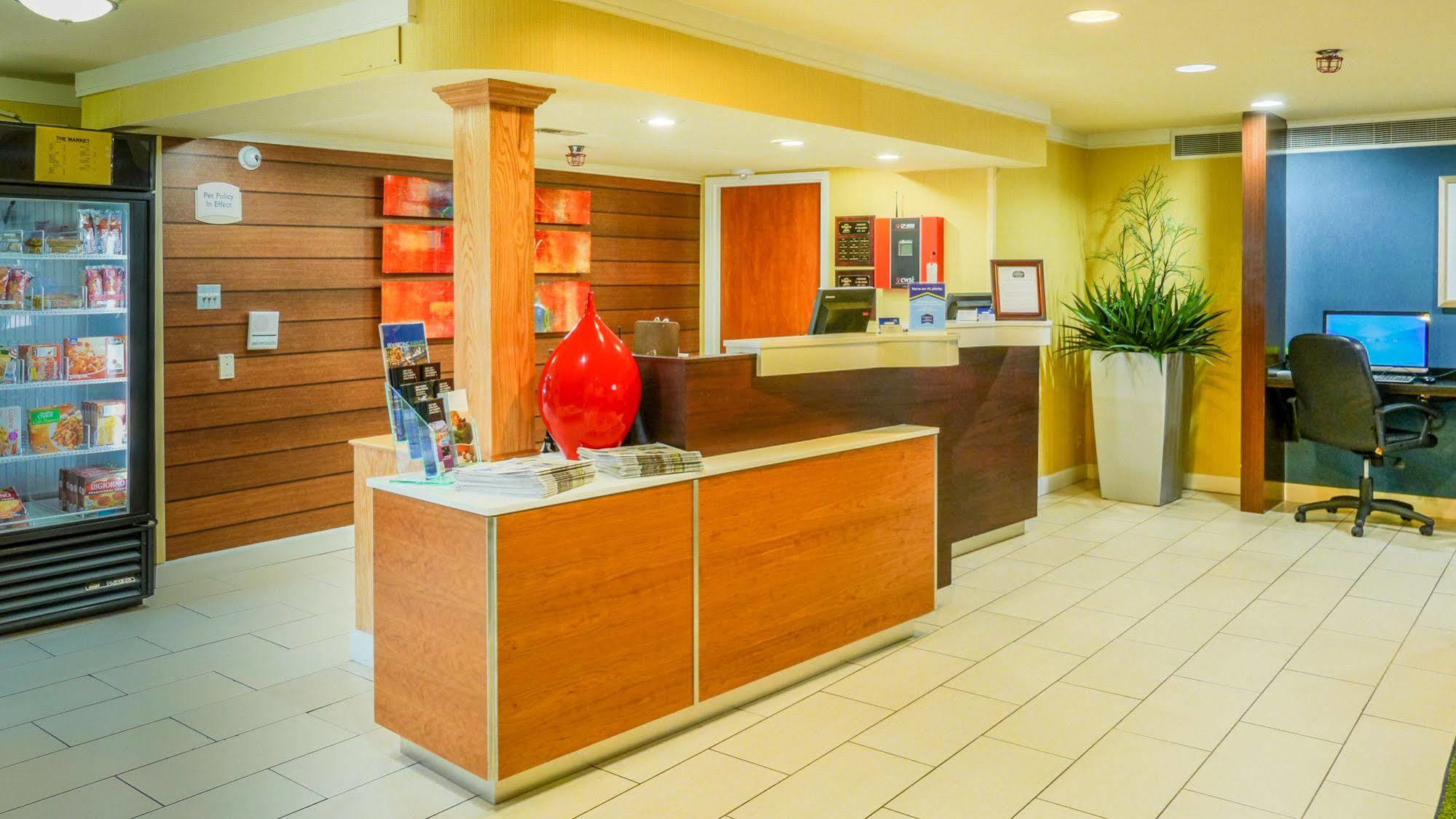 Quality Inn Fayetteville Near Fort Bragg Exteriör bild