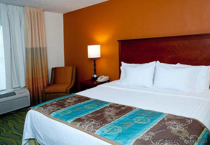 Quality Inn Fayetteville Near Fort Bragg Exteriör bild